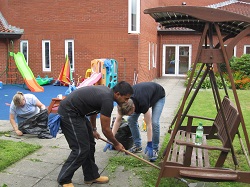 IGT volunteers at work